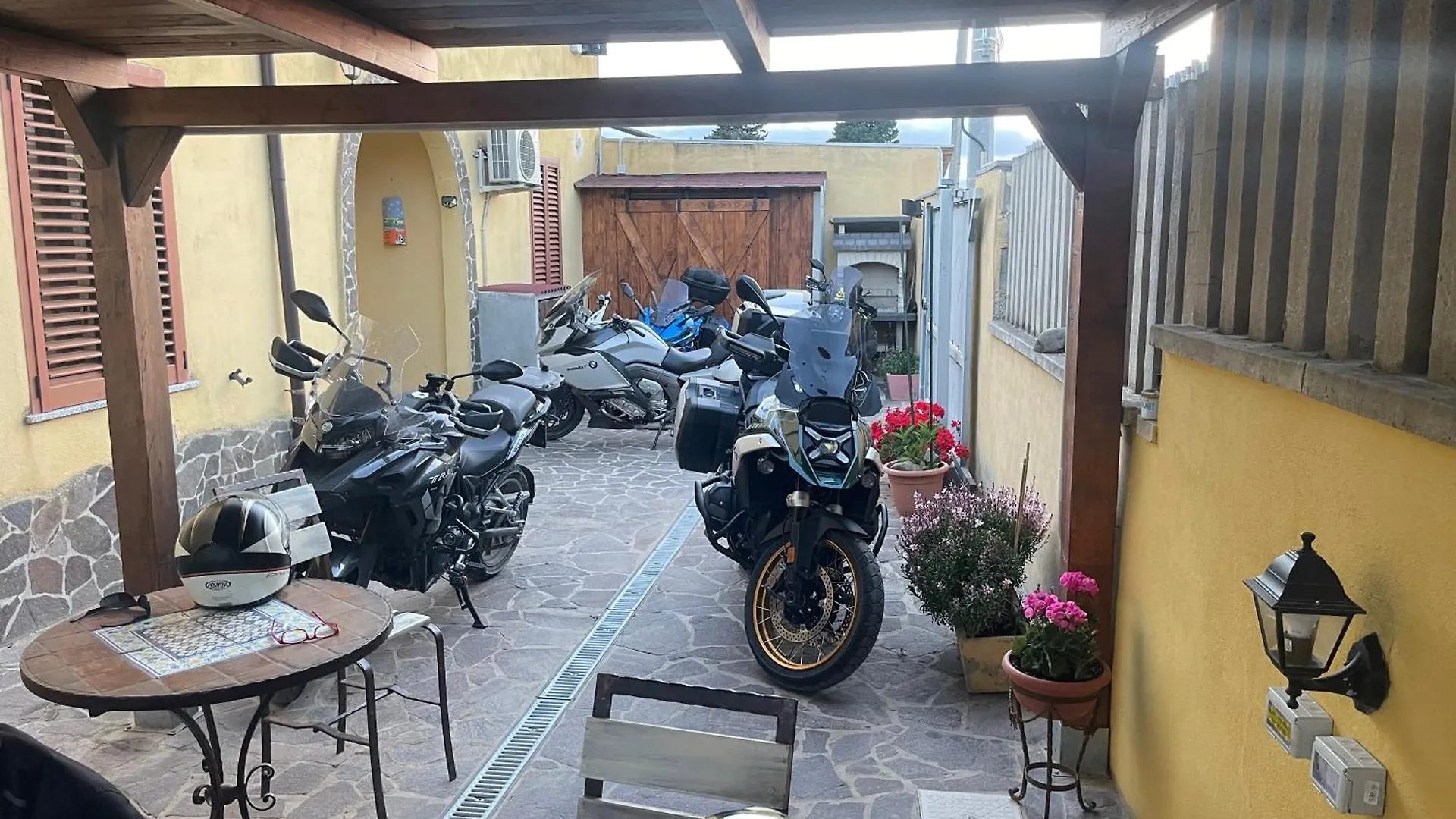 Pensión Hotel Relax Tra Mare E Monti Flumini Di Quartu Capitana